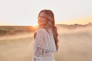 Preview image for Carly Pearce w/ Belle Frantz