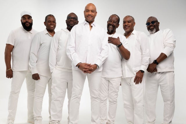 Preview image for WDAS Presents MAZE - Dressed in All White: The Homecoming